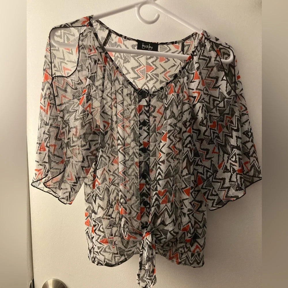 Small patterned blouse ✨ - Picture 2 of 3